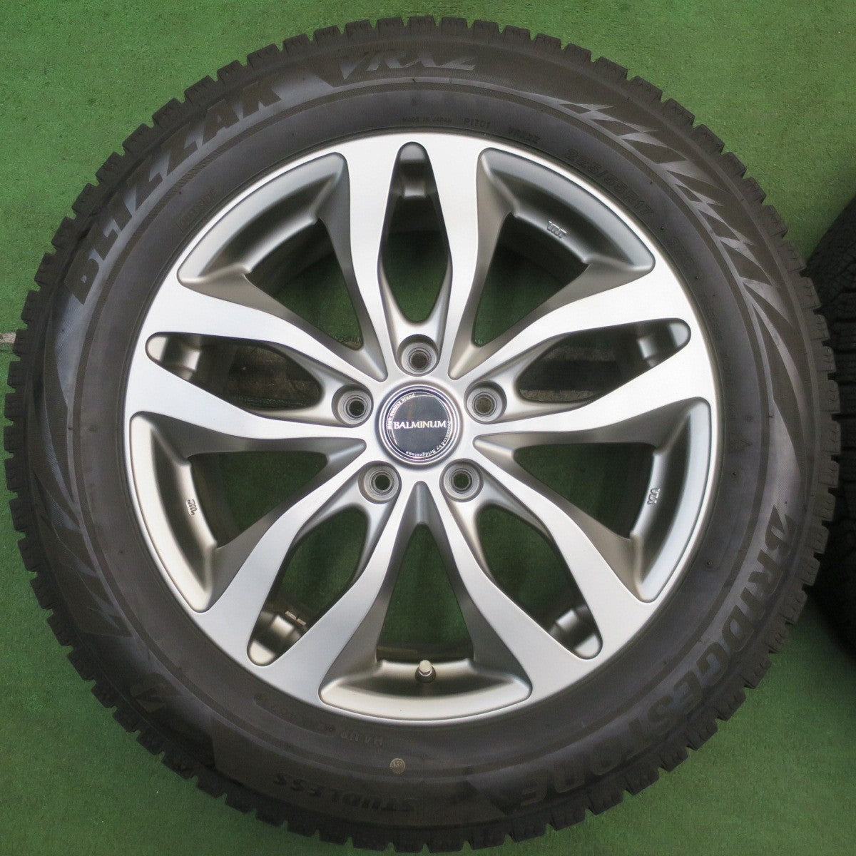 バリ溝!21年!キレイ!9.5分★スタッドレス 225/55R17 ブリヂストン ブリザック VRX2 BALMINUM バルミナ 17インチ PCD114.3/5H★5093004NJス