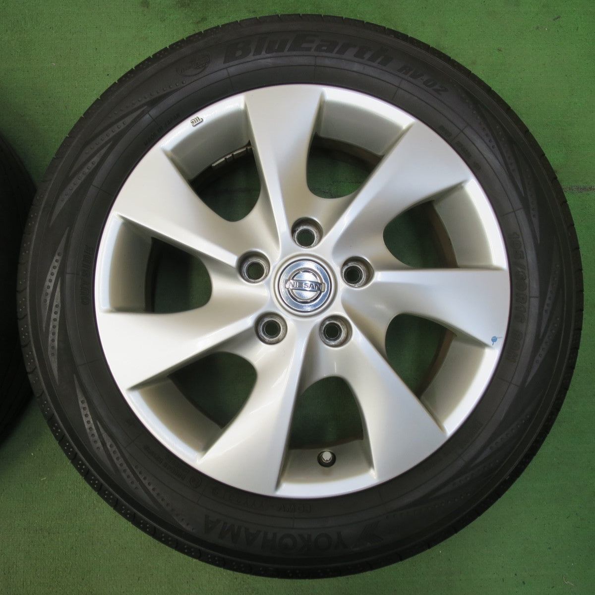 キレイ★日産 C26 セレナ ハイウェイスター 純正 195/60R16 ヨコハマ ブルーアース RV-02 16インチ PCD114.3/5H★5052909イノ