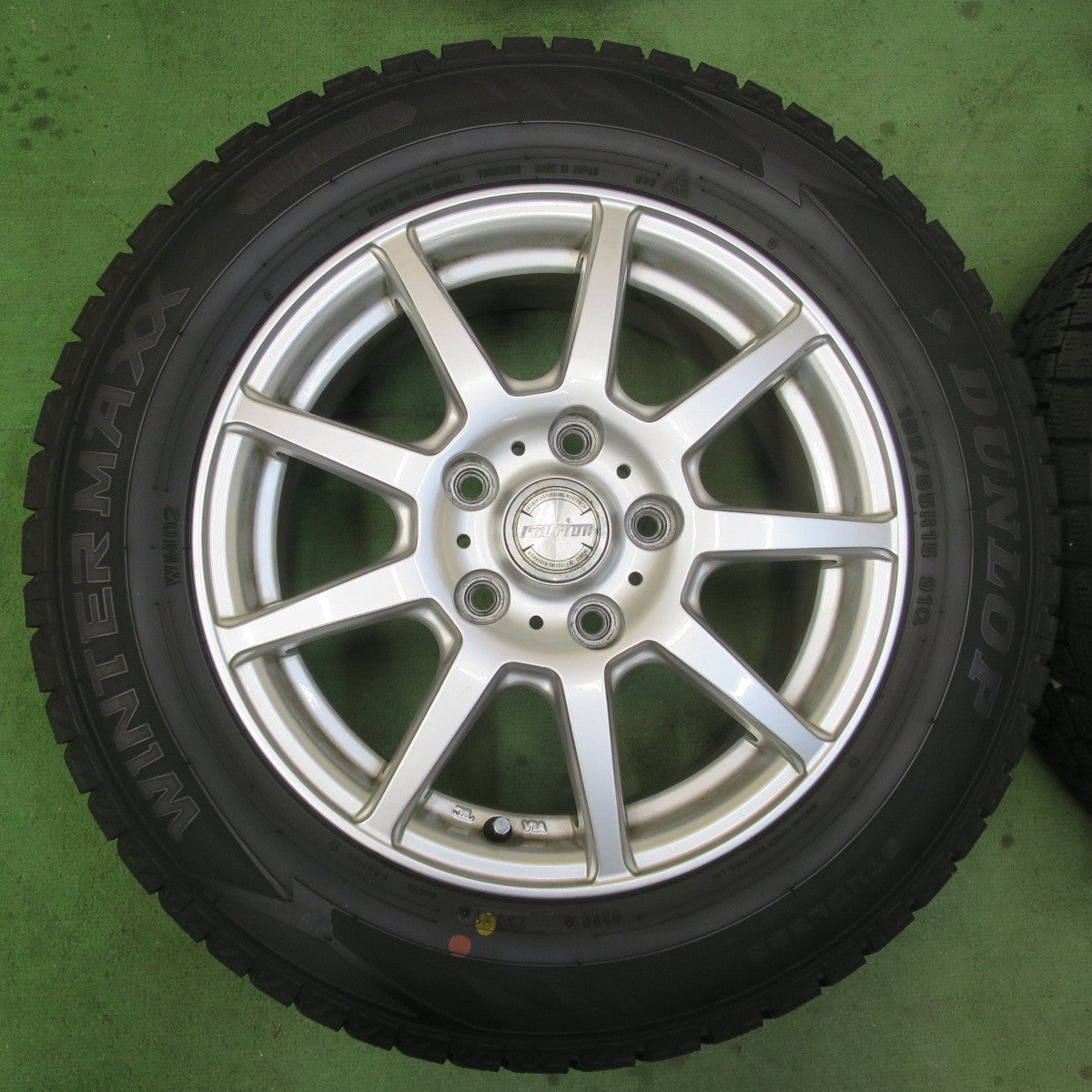 バリ溝!9分★スタッドレス 195/65R15 ダンロップ ウインターマックス WM02 ravrion ラブリオン 15インチ PCD114.3/5H★6020407イス