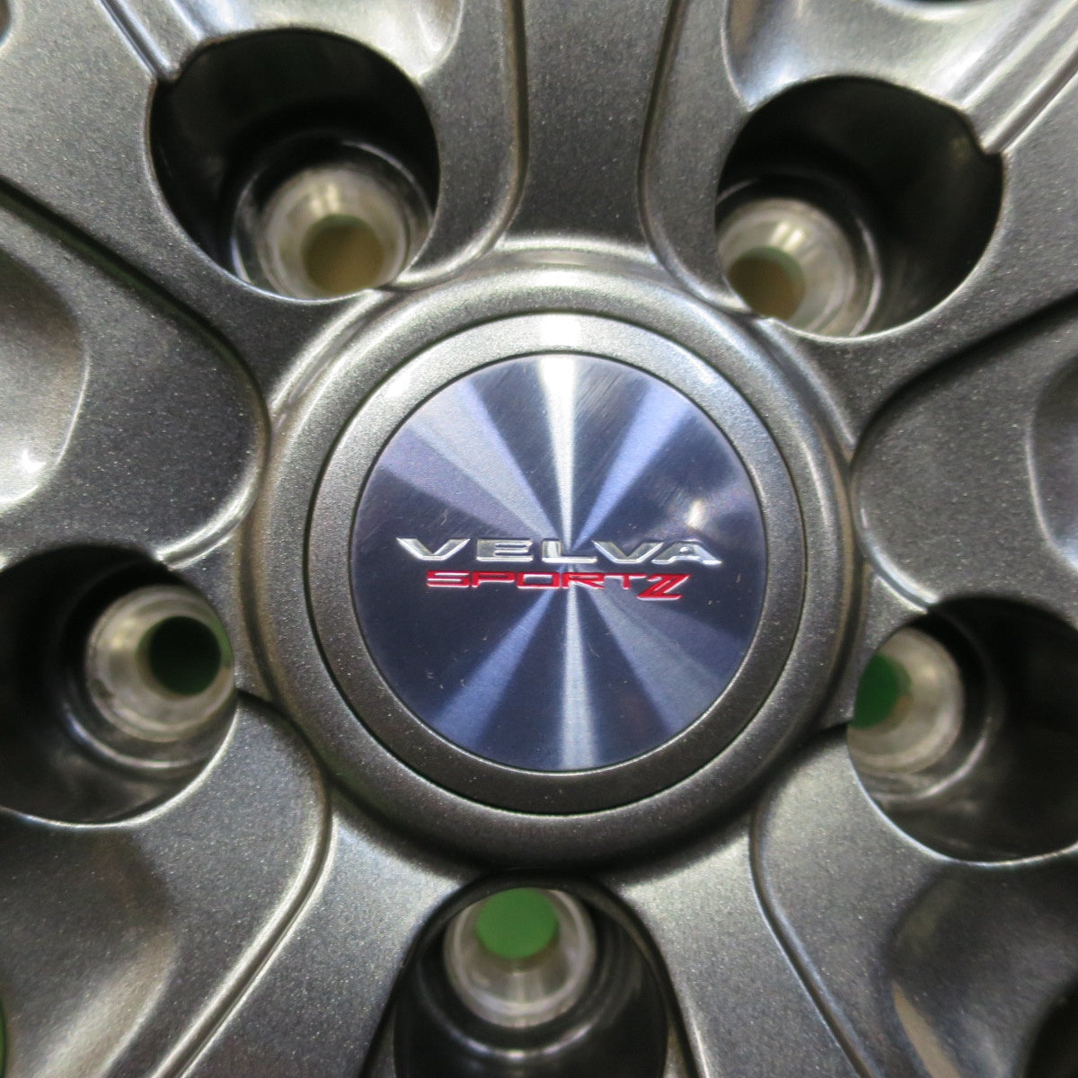 バリ溝!23年!キレイ!9.5分★スタッドレス 225/65R17 トーヨー ウインター トランパス TX VELVA SPORTZ ヴェルヴァ 17インチ PCD114.3/5H★5082101イス