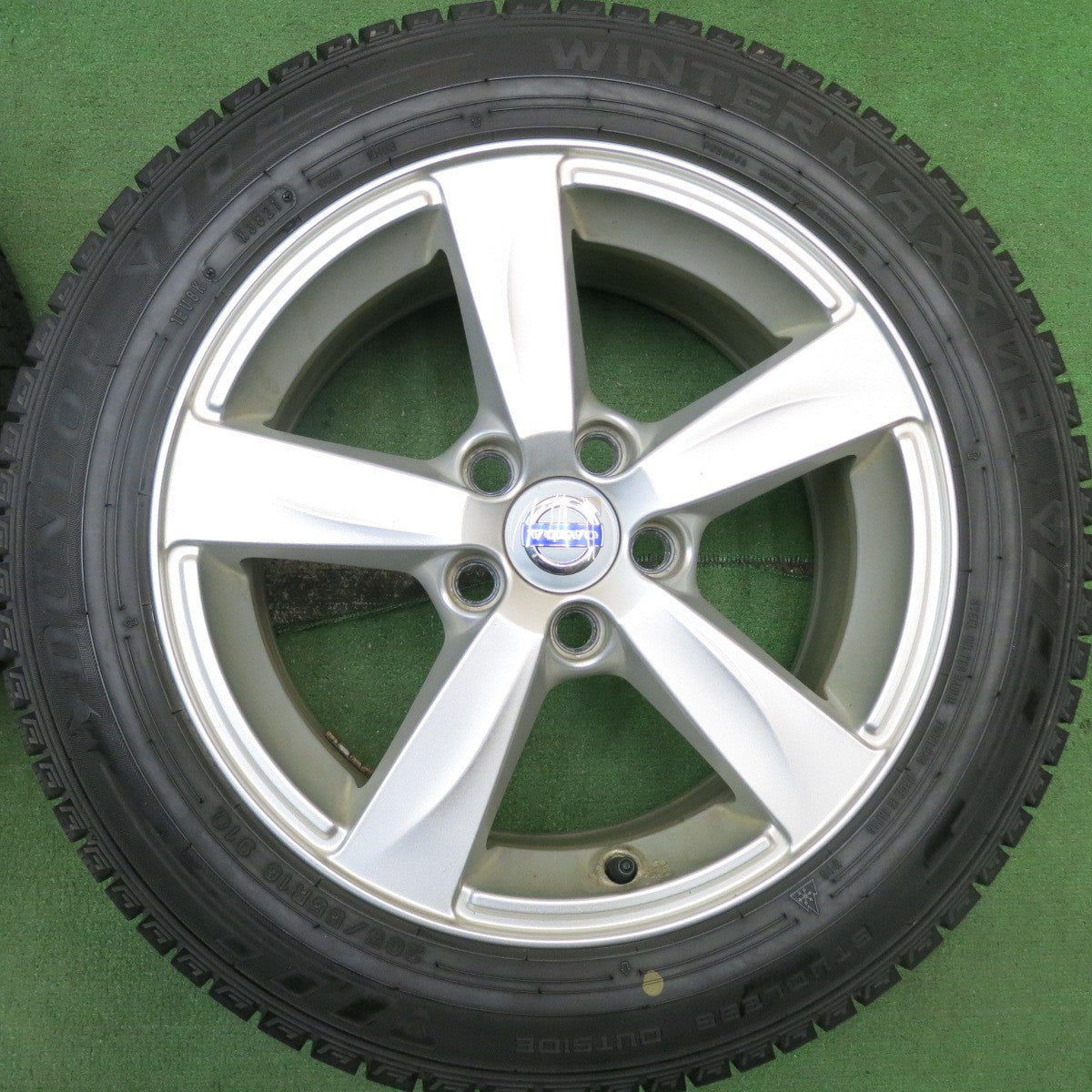 バリ溝!21年!キレイ!9.5分★ボルボ V40 純正 205/55R16 スタッドレス ダンロップ ウインターマックス 03 16インチ PCD108/5H★5062805HAス