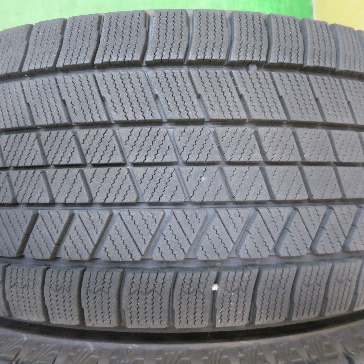 バリ溝!22年!キレイ!9.5分★スタッドレス 225/55R17 ブリヂストン ブリザック VRX3 ECO FORME エコフォルム 17インチ PCD114.3/5H★5093003NJス