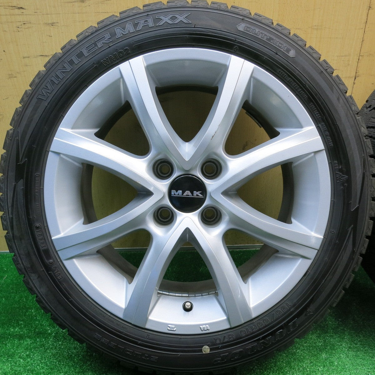 バリ溝!21年!9.5分★シトロエン プジョー 等 MAK ANTIBES 195/55R16 スタッドレス ダンロップ ウインターマックス WM02 16インチ アンチバス PCD108/4H★5102303HAス