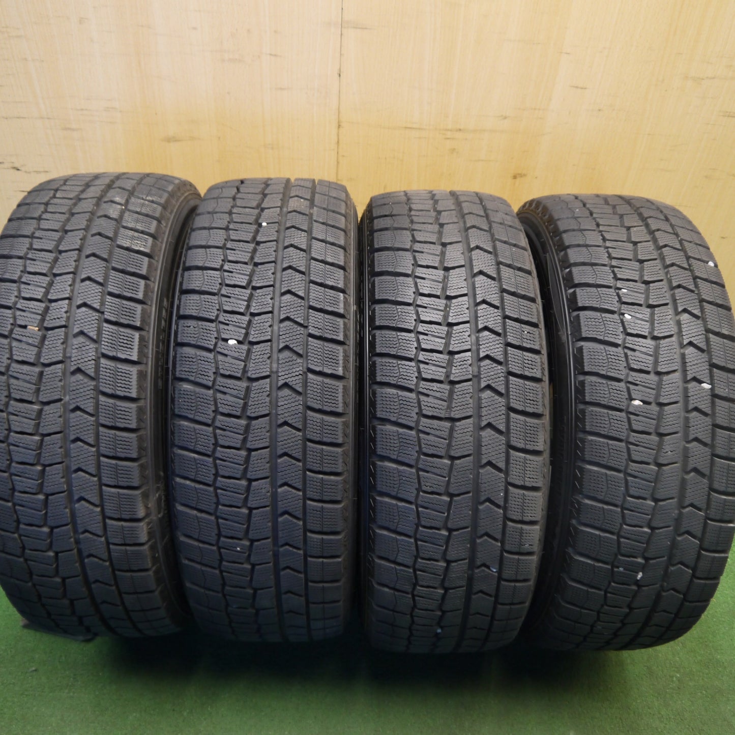 ほぼ未使用★プリウス 等 205/50R17 スタッドレス ダンロップ ウインターマックス WM02 AIRBERG エアベルグ 17インチ PCD100/5H★6032703Hス