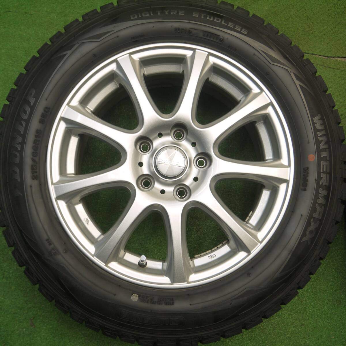 バリ溝!キレイ!9分★スタッドレス 215/60R16 ダンロップ ウインターマックス WM01 DUFACT デュファクト 16インチ PCD114.3/5H★4122401Hス