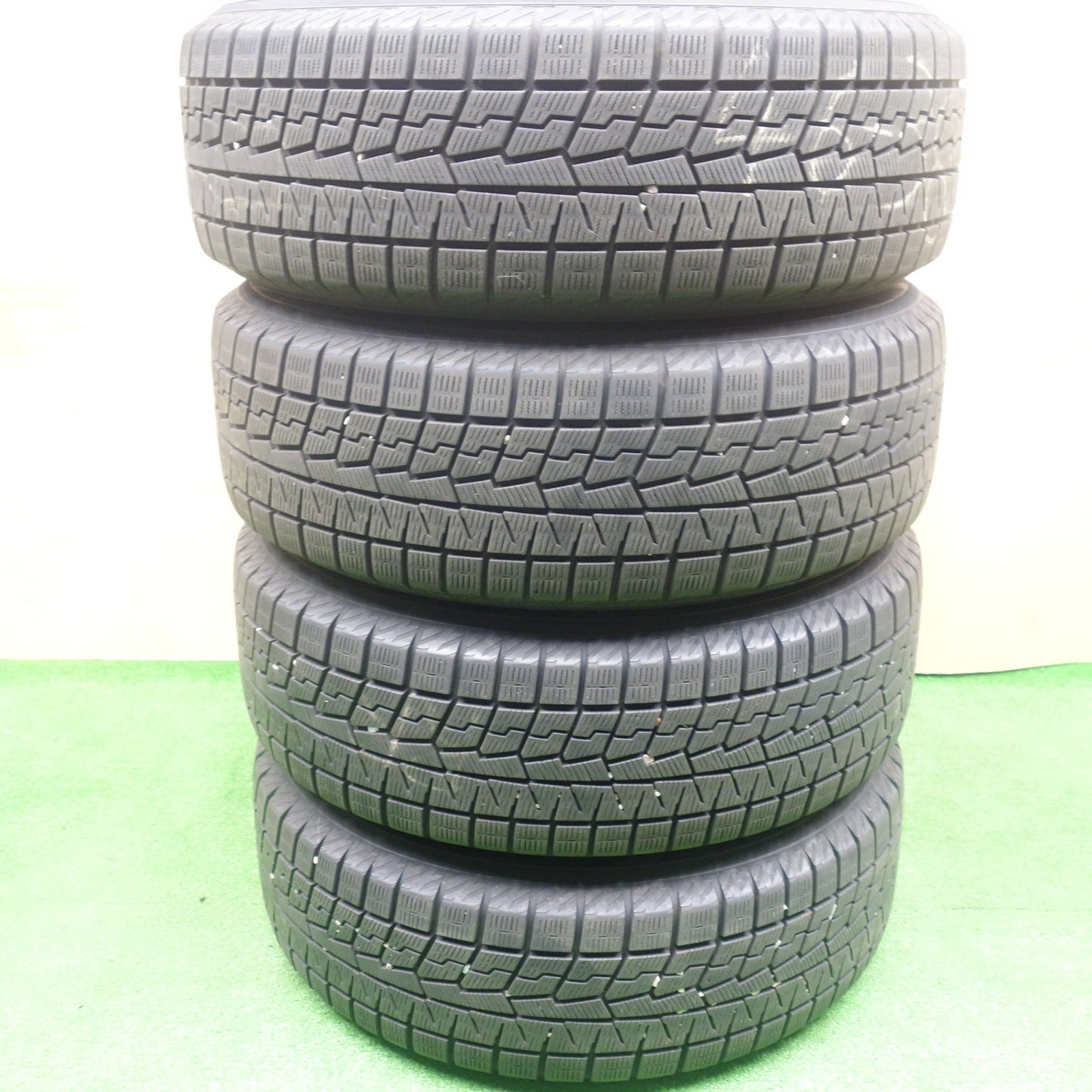 バリ溝!キレイ!9.5分★スタッドレス 215/65R16 ヨコハマ アイスガード iG70 VELVA SPORTZ ヴェルヴァ 16インチ PCD114.3/5H★6011605KTス