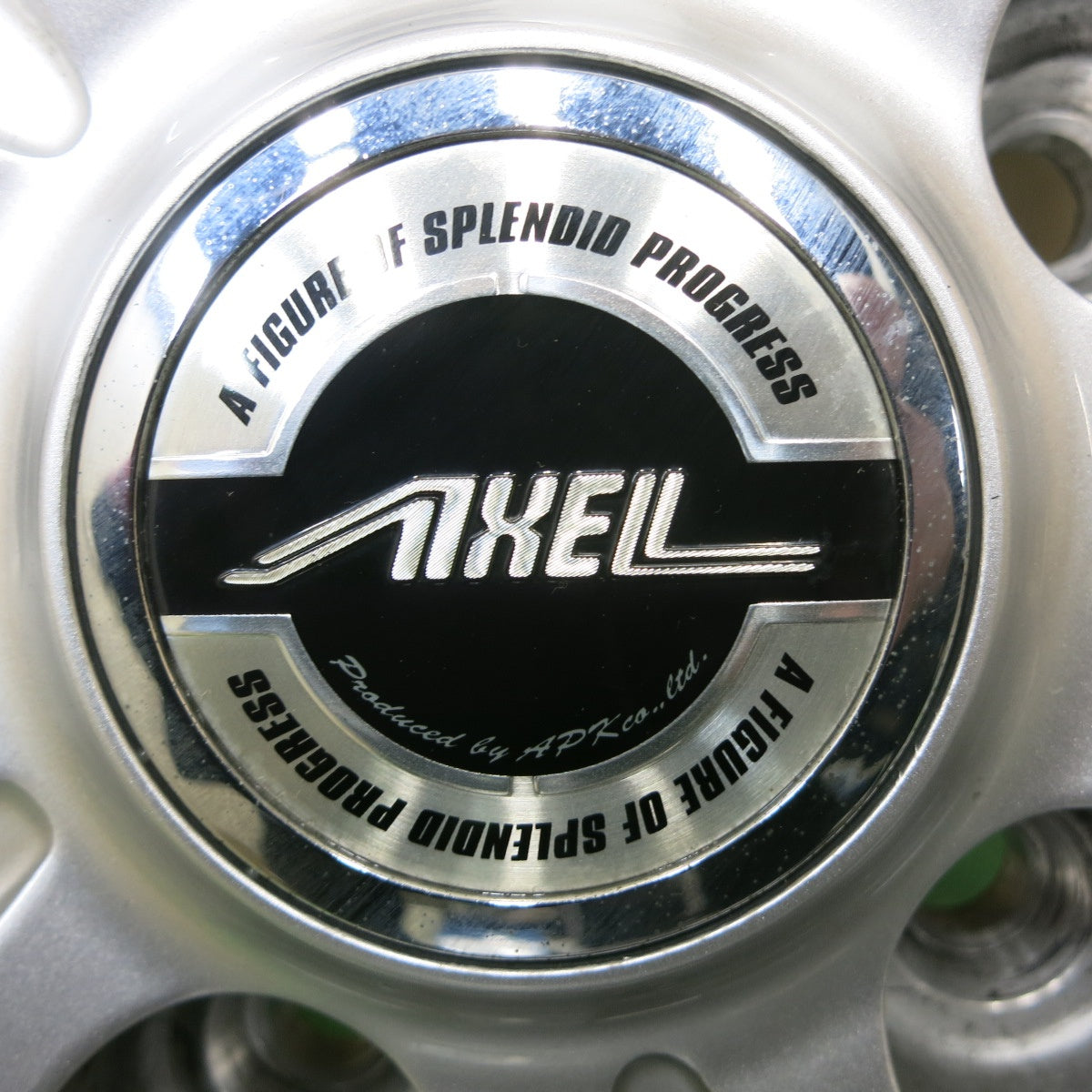バリ溝!キレイ!9.5分以上★スタッドレス 215/60R16 ヨコハマ アイスガード iG30 AXEL アクセル 16インチ PCD114.3/5H★5041603ナス