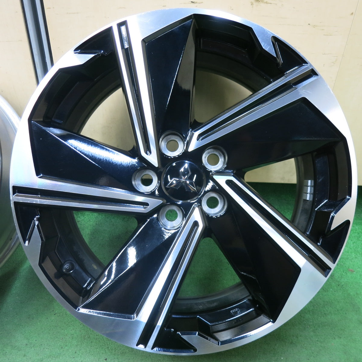 新車外し★三菱 エクリプス クロス PHEV 純正 ENKEI ホイール 18インチ 18×7J PCD114.3/5H★5061106SYホ