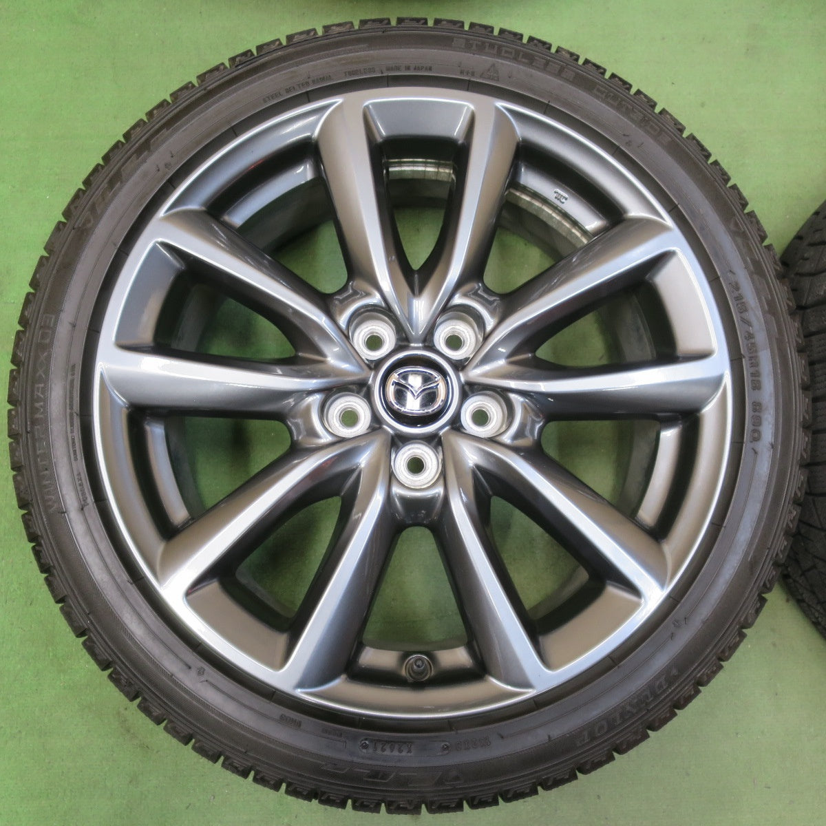 バリ溝!21年!キレイ!9.5分★マツダ3 ファストバック 純正 215/45R18 スタッドレス ダンロップ ウインターマックス 03 18インチ PCD114.3/5H★5112815イス