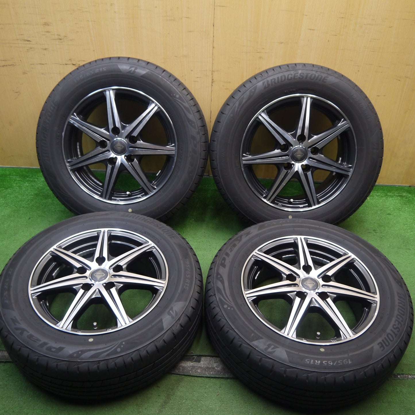 バリ溝!23年!9.5分★195/65R15 ブリヂストン プレイズ PX-RV2 RiZLEY ライツレー 15インチ PCD114.3/5H★5072203Hノ