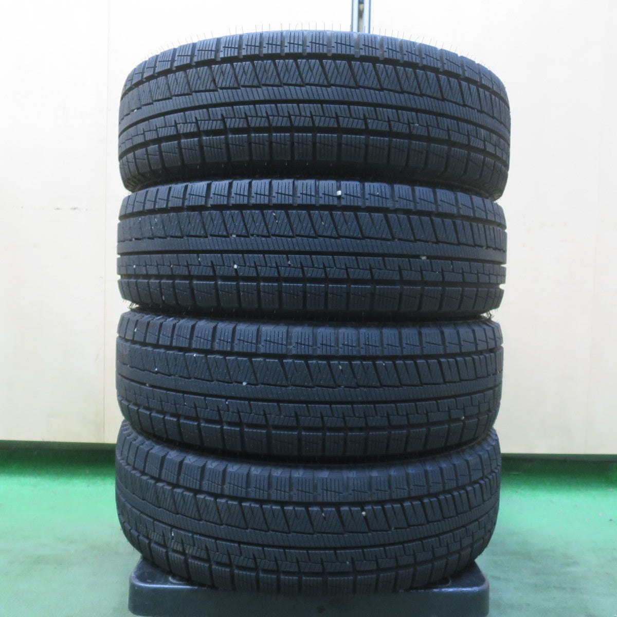 ほぼ未使用!25年!キレイ◎スタッドレス 165/65R15 グリップマックス GRIP ICE X LEHRMEISTER GEAR レアマイスター 軽サイズ タフト 等 15インチ PCD100/4H◎6092911イス
