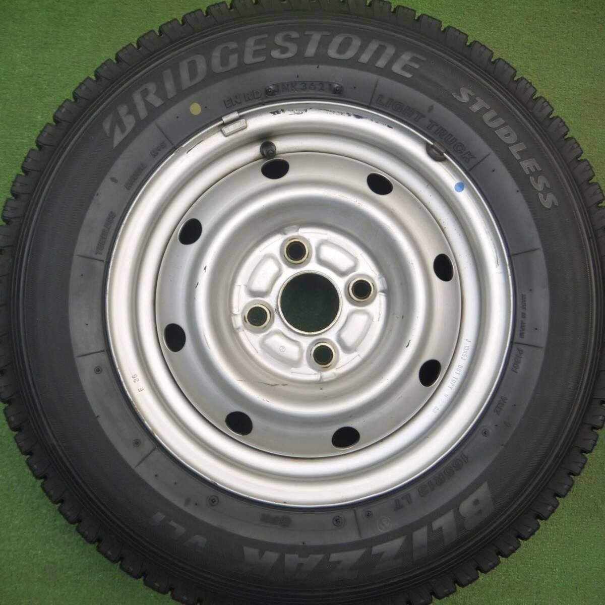 バリ溝!21年!9.5分以上★スタッドレス 165R13 6PR ブリヂストン ブリザック VL1 スチール ホイール 13インチ PCD100/4H★5022509Hス