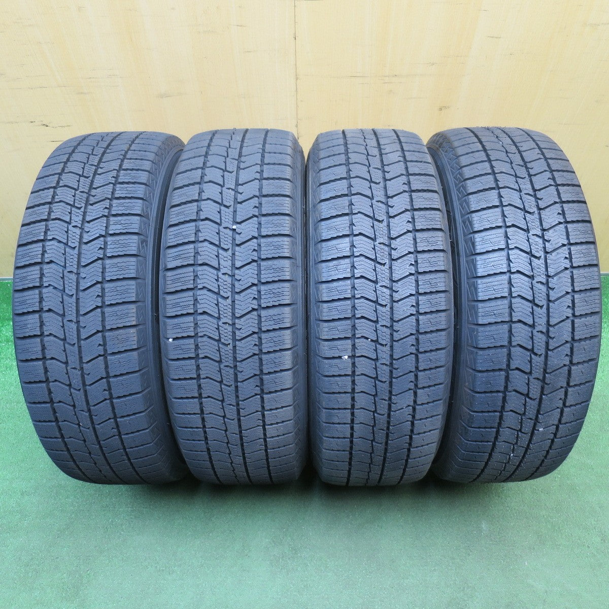 ほぼ未使用!24年!キレイ★スタッドレス 205/60R16 トーヨー オブザーブ GIZ3 JOKER ジョーカー 16インチ PCD114.3/5H★6032701NJス