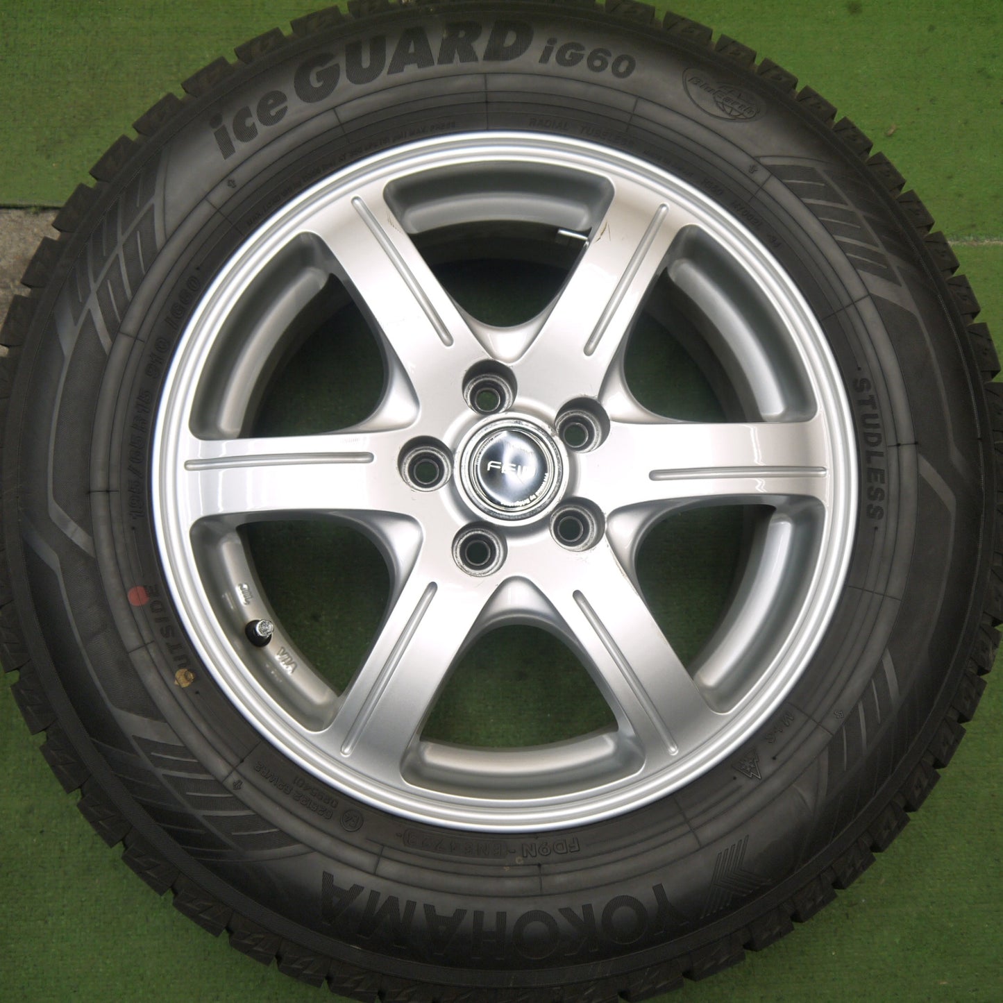 バリ溝!23年!9.5分★プリウス 等 195/65R15 スタッドレス ヨコハマ アイスガード iG60 FEID G6 フェイド 15インチ PCD100/5H★5091601Hス
