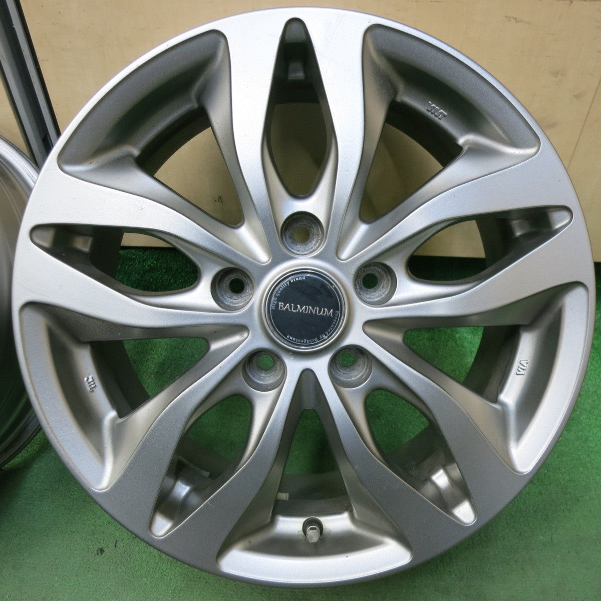 4本価格★BALMINUM バルミナ 16インチ ホイール 16×6.5J PCD114.3/5H★5042513SYホ