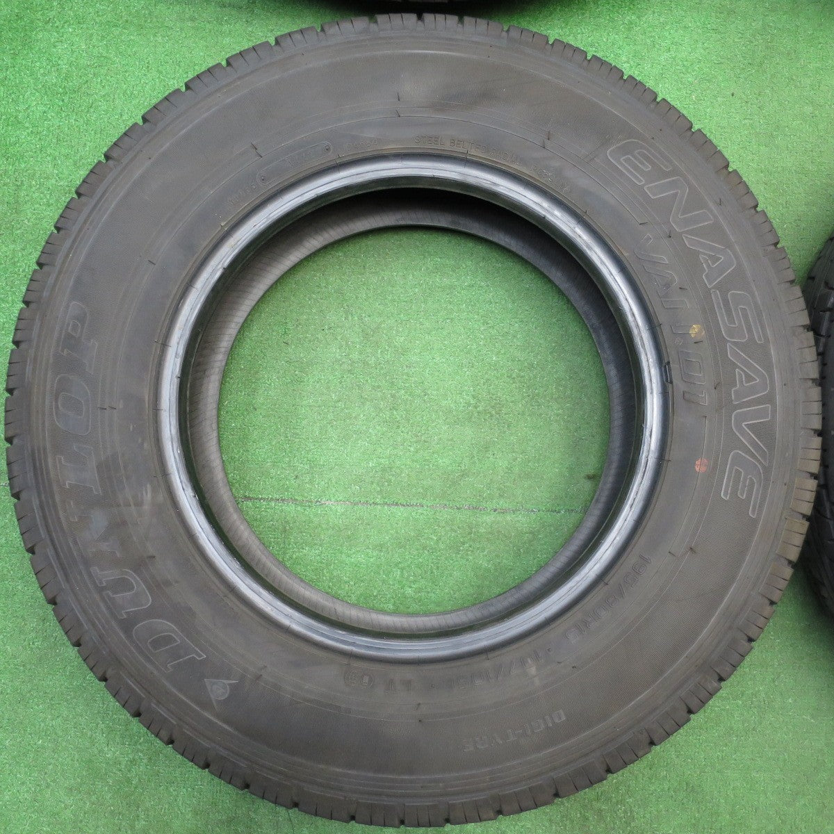 バリ溝!24年!9.5分★195/80R15 107/105L ダンロップ エナセーブ VAN01 タイヤ 15インチ ハイエース キャラバン 等★5041603KKノタ