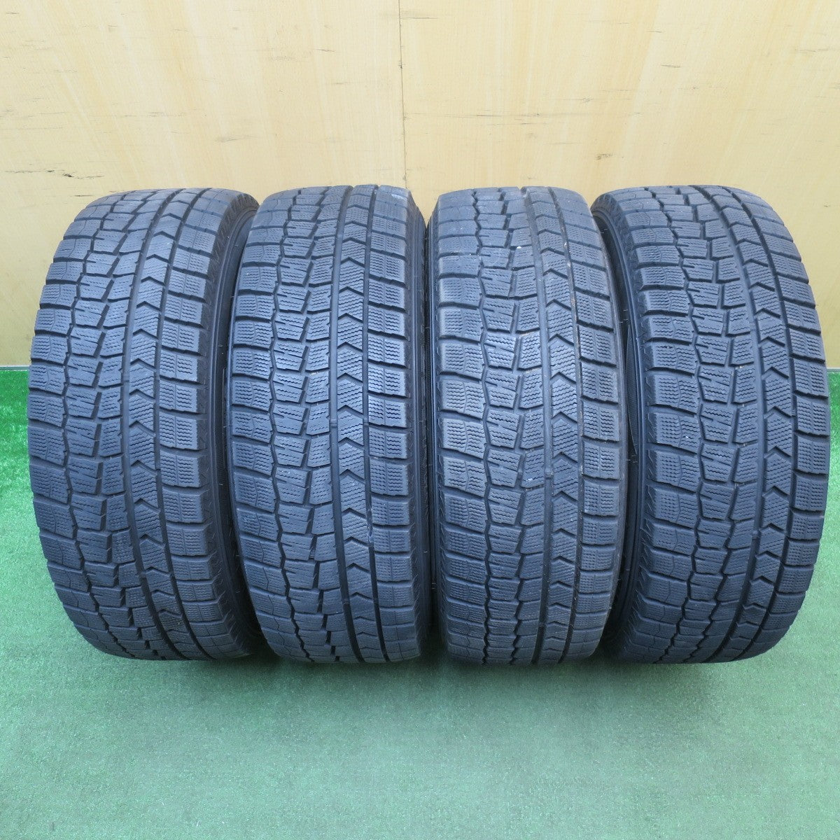 バリ溝!9.5分★スタッドレス 215/60R16 ダンロップ ウインターマックス WM02 VIOLENTO ヴィオレント 16インチ PCD114.3/5H★6021003NJス