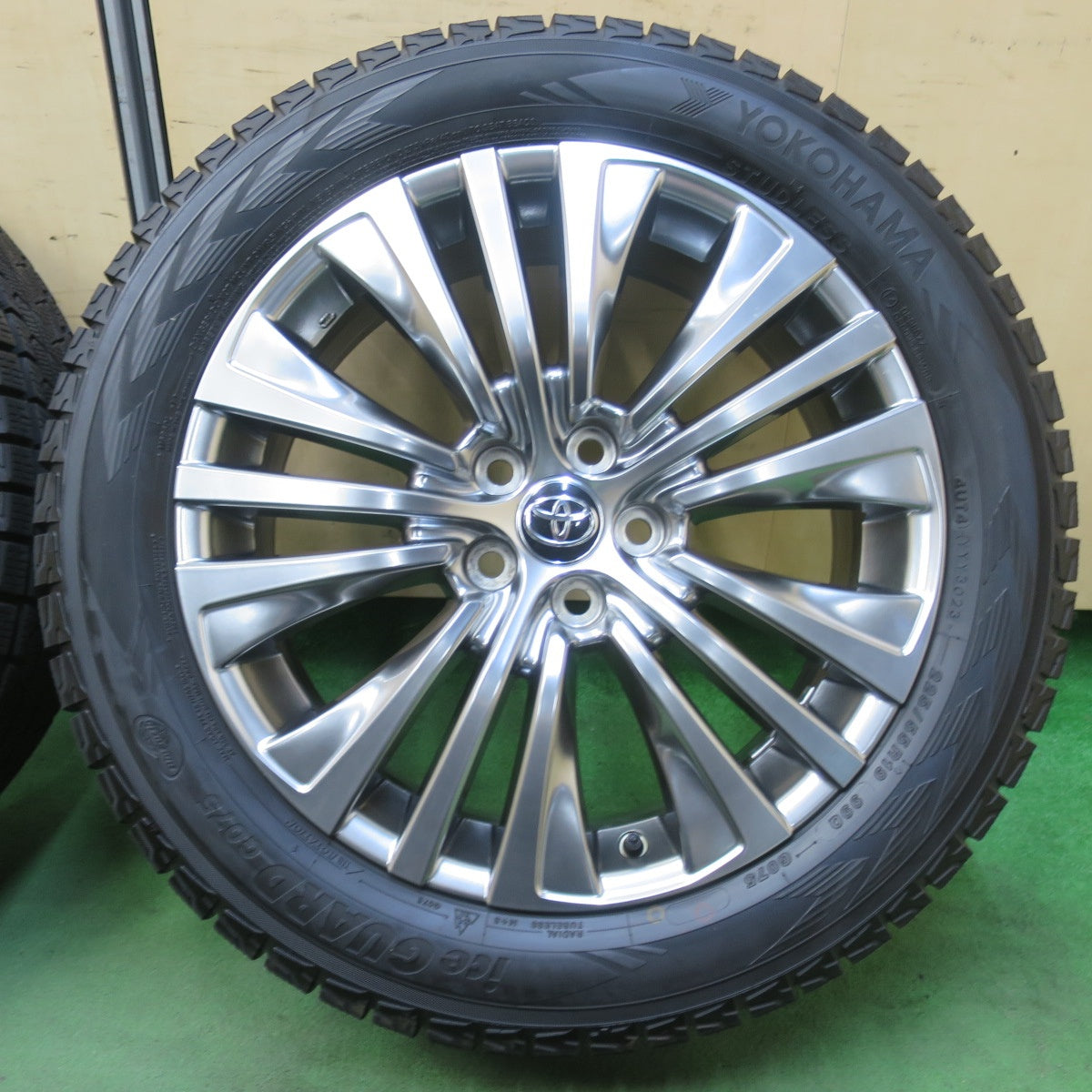バリ溝!23年!キレイ!ほぼ10分★トヨタ 80系 ハリアー 純正 225/55R19 スタッドレス ヨコハマ アイスガード G075 19インチ PCD114.3/5H★5102710イス