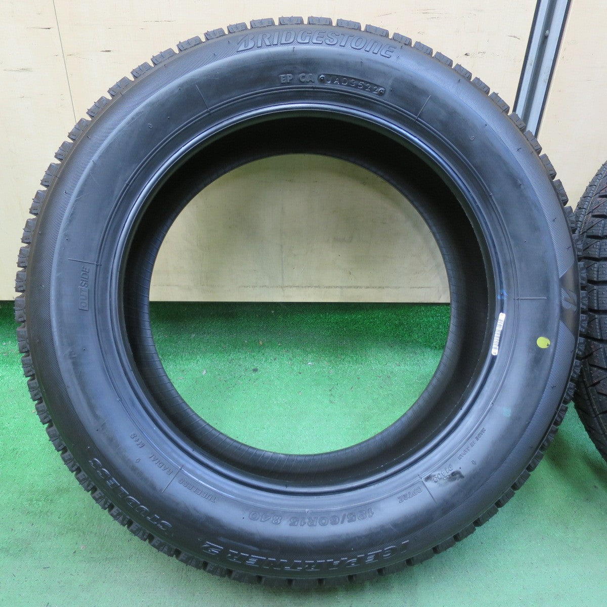 未使用!22年!2本★スタッドレス 185/60R15 ブリヂストン アイスパートナー2 タイヤ 15インチ ヤリス アクア スイフト シエンタ 等★5091106イスタ