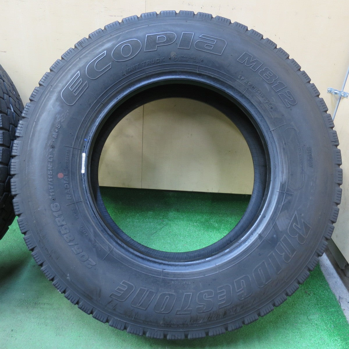 バリ溝!25年!8.5分!6本★トラック タイヤ 205/85R16 117/115N ブリヂストン エコピア M812 ミックス オールシーズン 16インチ★5102311イスタ