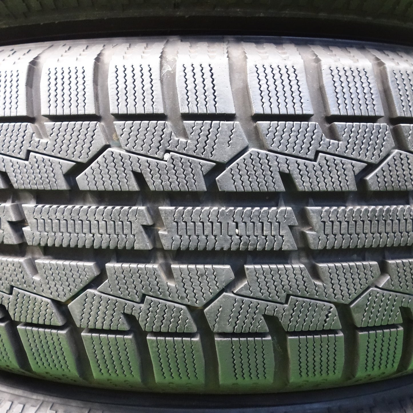 バリ溝!22年!9.5分★スタッドレス 205/60R16 トーヨー オブザーブ ガリット GIZ タイヤ 16インチ ノア ヴォクシー エスクァイア 等★5122003KTスタ