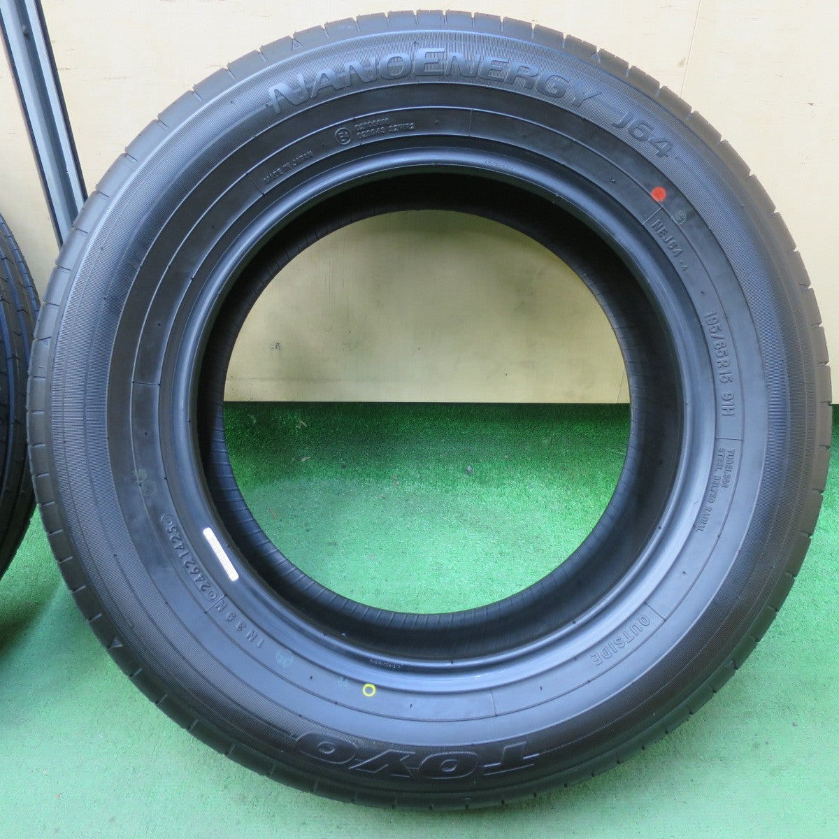 新車外し!25年★195/65R15 トーヨー ナノエナジー J64 タイヤ 15インチ プリウス ノア ヴォクシー ステップワゴン セレナ 等★5051702イノタ