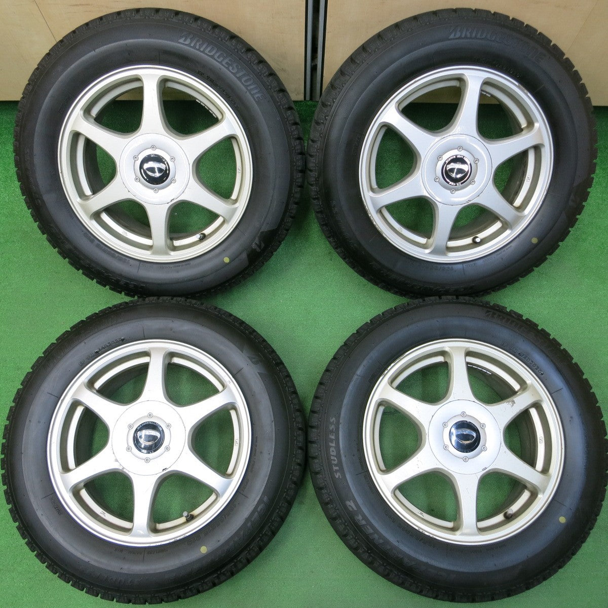 送料無料* バリ溝！20年！9.5分☆スタッドレス 195/65R15 ブリヂストン 