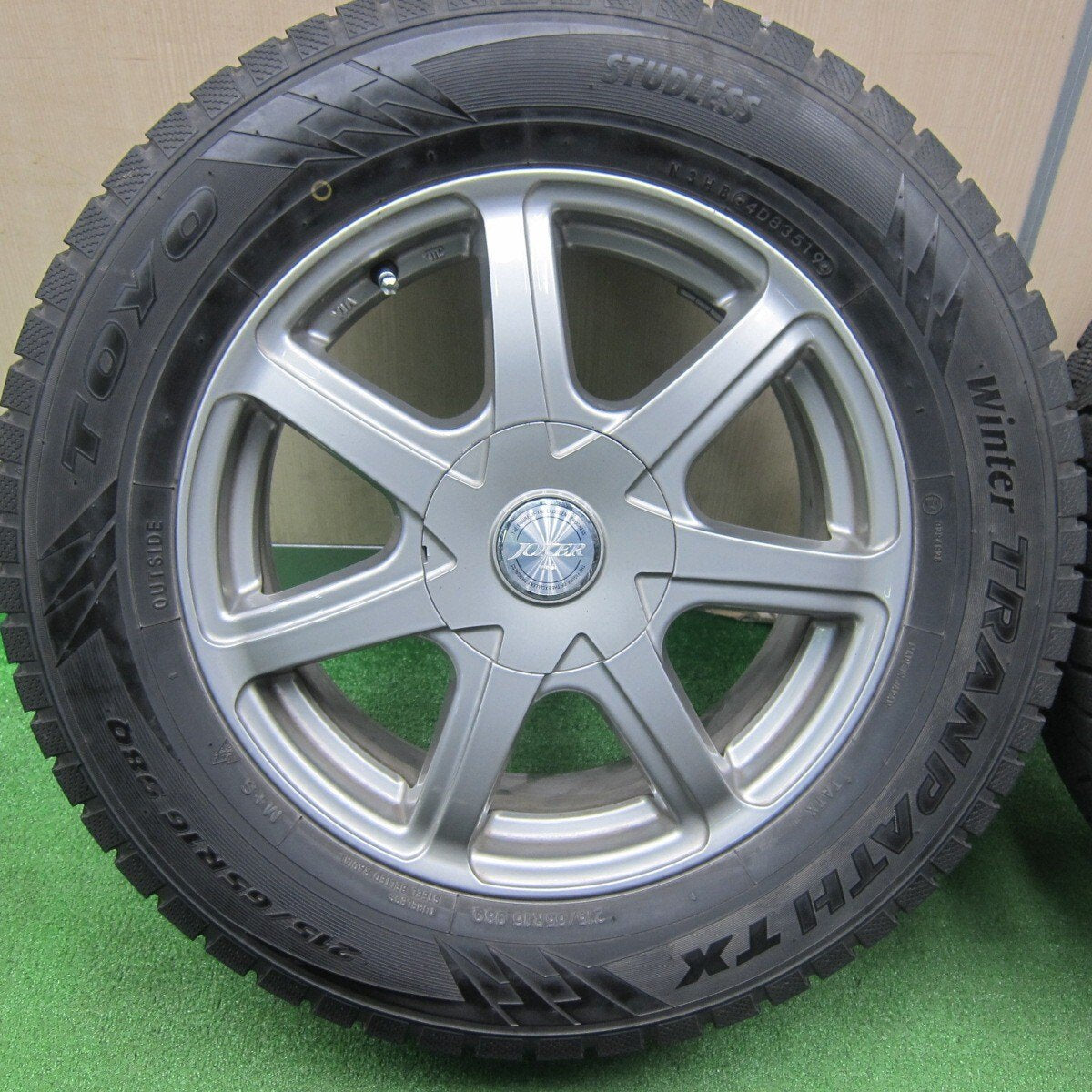 バリ溝!キレイ!9分★スタッドレス 215/65R16 トーヨー ウインター トランパス TX JOKER ジョーカー 16インチ PCD114.3/5H★4121410TNス