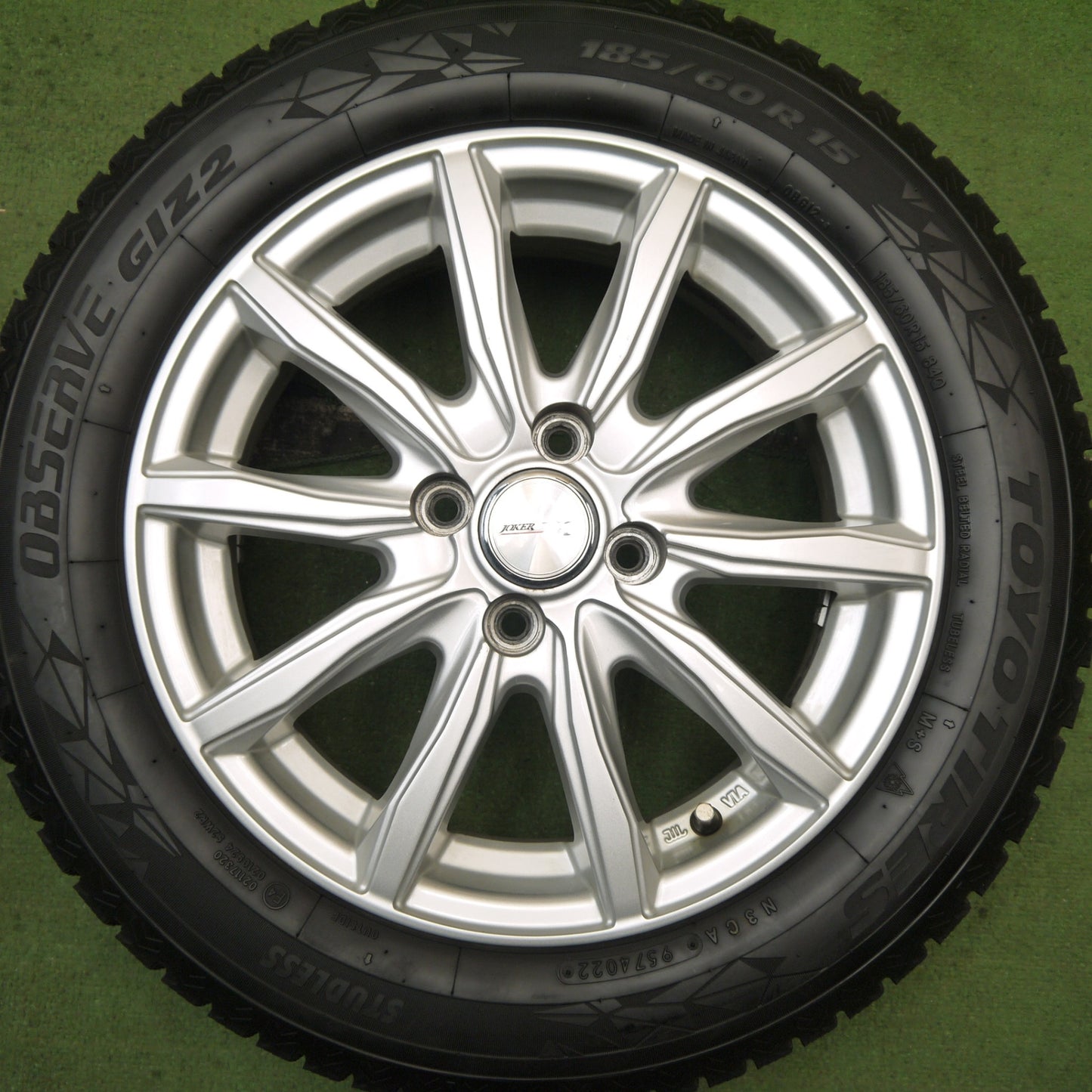 バリ溝!22年!キレイ!9.5分以上★スタッドレス 185/60R15 トーヨー オブザーブ GIZ2 JOKER ジョーカー 15インチ PCD100/4H★5080402Hス