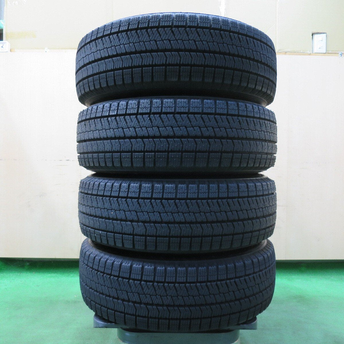 超バリ溝!23年!キレイ!ほぼ10分★スタッドレス 195/65R15 ブリヂストン ブリザック VRX2 PREO プレオ 15インチ PCD114.3/5H★4121103イス