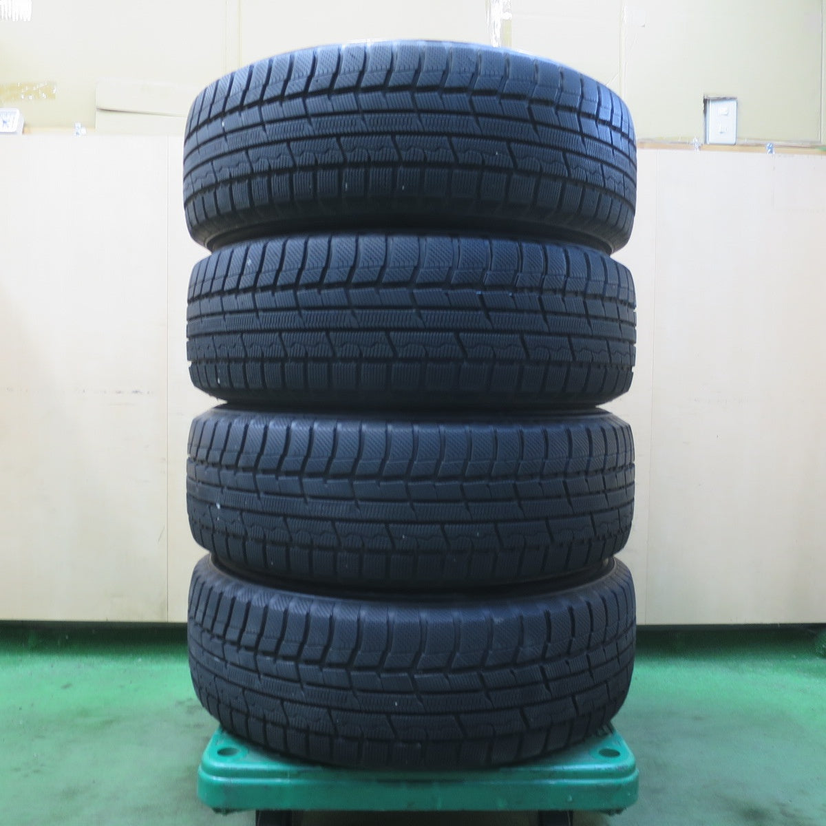 バリ溝!キレイ!9分★マツダ MPV 純正 225/65R17 スタッドレス トーヨー ウインター トランパス TX 17インチ PCD114.3/5H★6030501イス