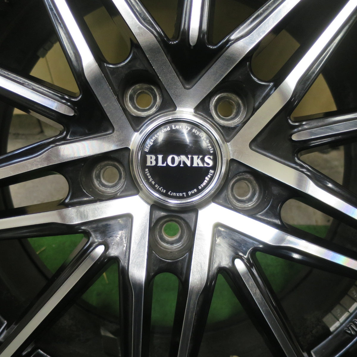 バリ溝!23年!キレイ!9.5分★スタッドレス 215/60R17 トーヨー ウインター トランパス TX BLONKS ブロンクス 17インチ PCD114.3/5H★5091001TTス