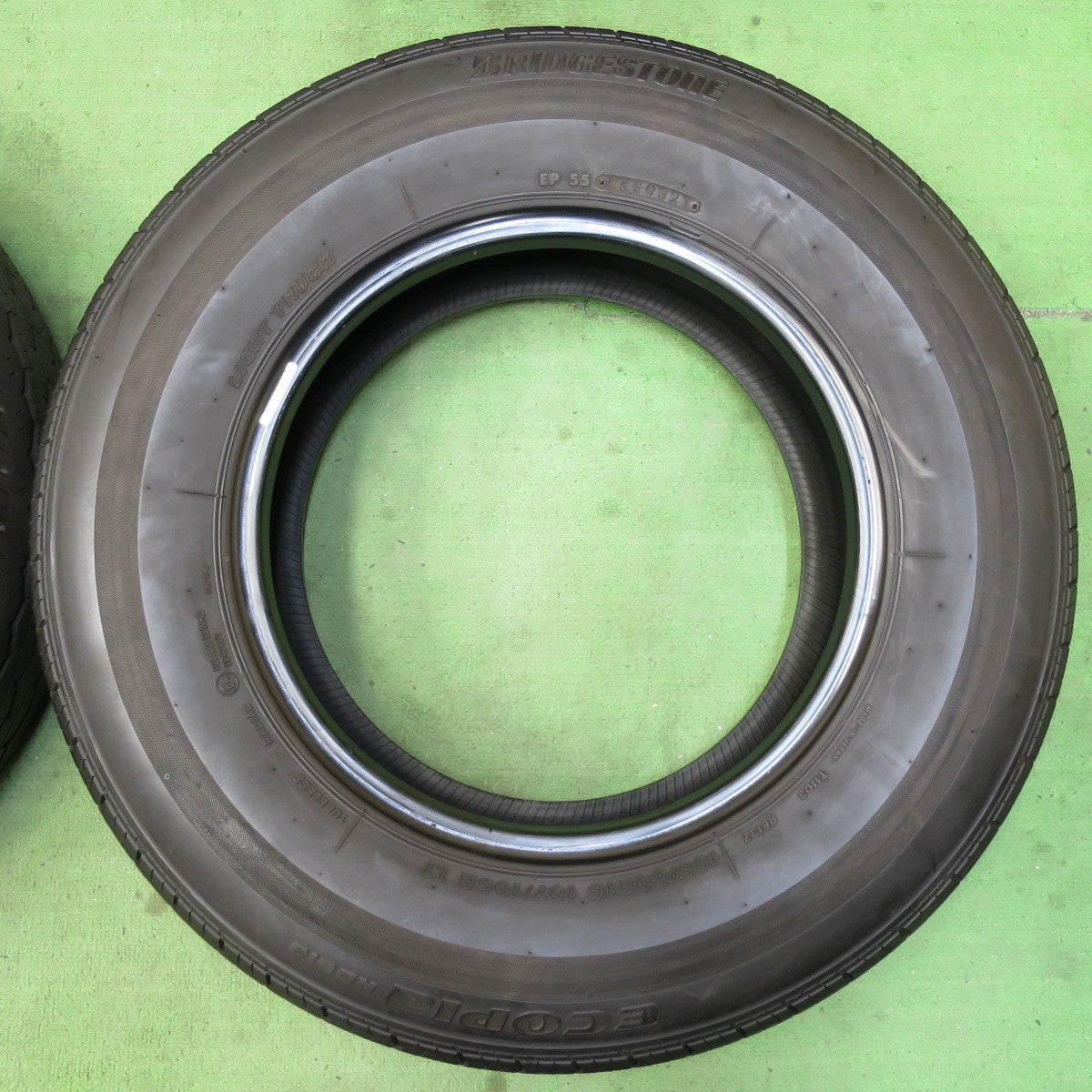 バリ溝!21年!9分★195/80R15 107/105N ブリヂストン エコピア RD613 タイヤ 15インチ ハイエース キャラバン 等★5041208イノタ