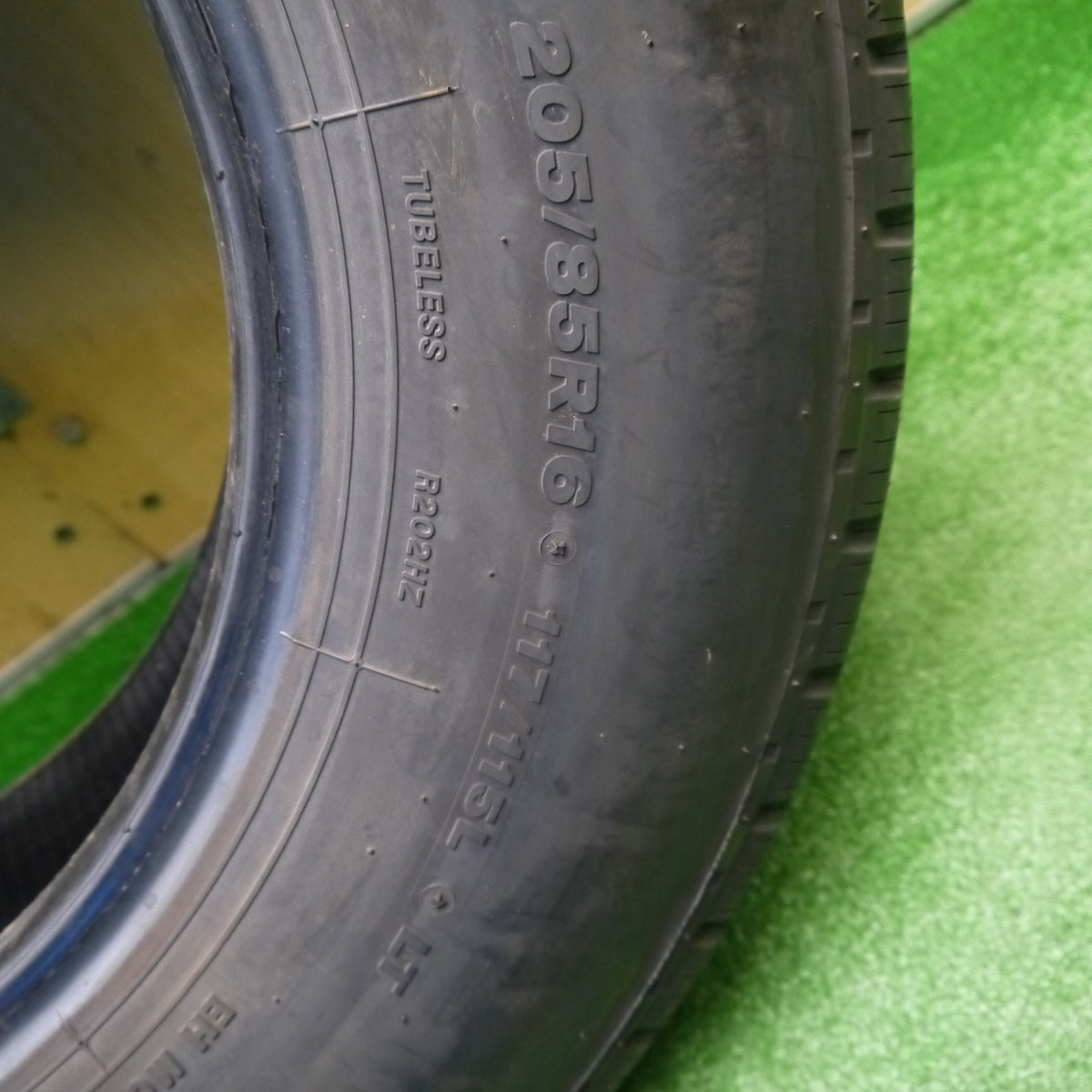 未使用!21年!1本★トラック タイヤ 205/85R16 117/115L ブリヂストン R202 16インチ★5111006Hノタ