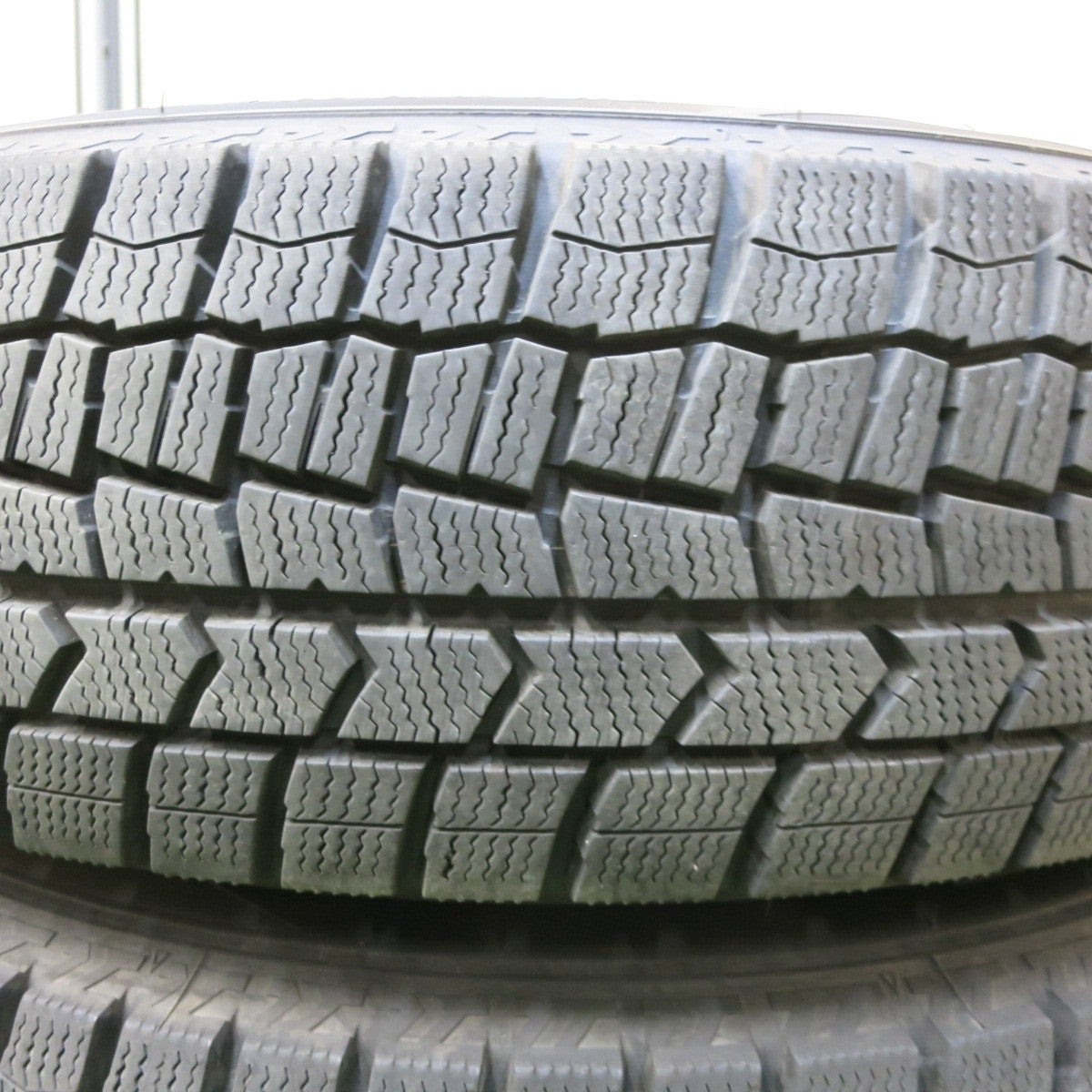 バリ溝!22年!キレイ!9.5分★スタッドレス 185/70R14 ダンロップ ウインターマックス WM02 GRASS グラス 14インチ PCD100/4H★5022803SYス