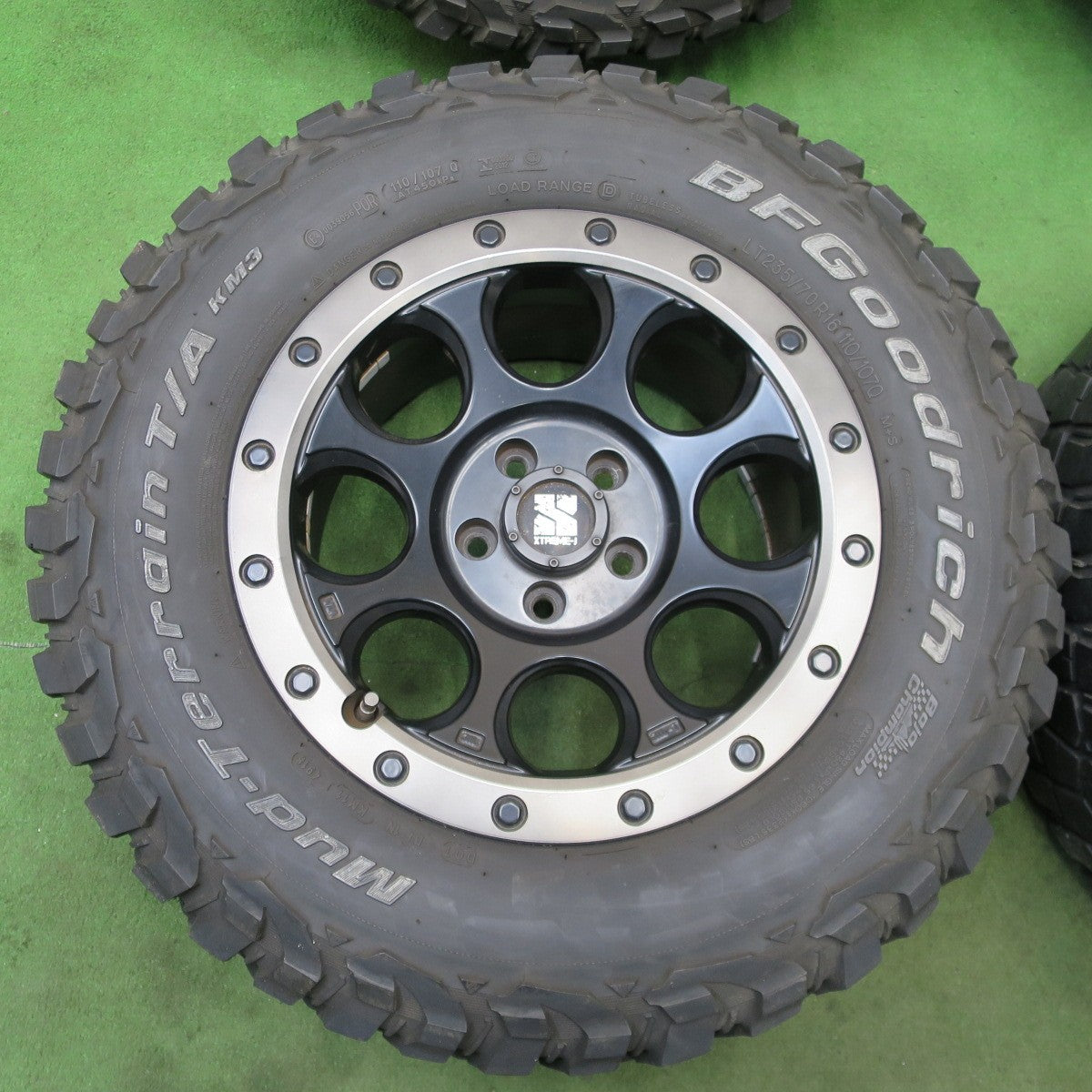 バリ溝!9.5分★MLJ XTREME-J XJ03 235/70R16 110/107Q BFグッドリッチ Mud-Terrain T/A KM3 エクストリームJ 16インチ PCD114.3/5H★6021401ナノ