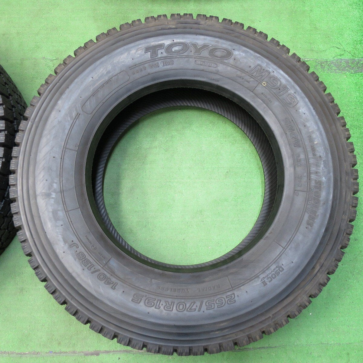 未使用!23年★トラック タイヤ 265/70R19.5 140/138J スタッドレス トーヨー M919 19.5インチ★5010609イスタ