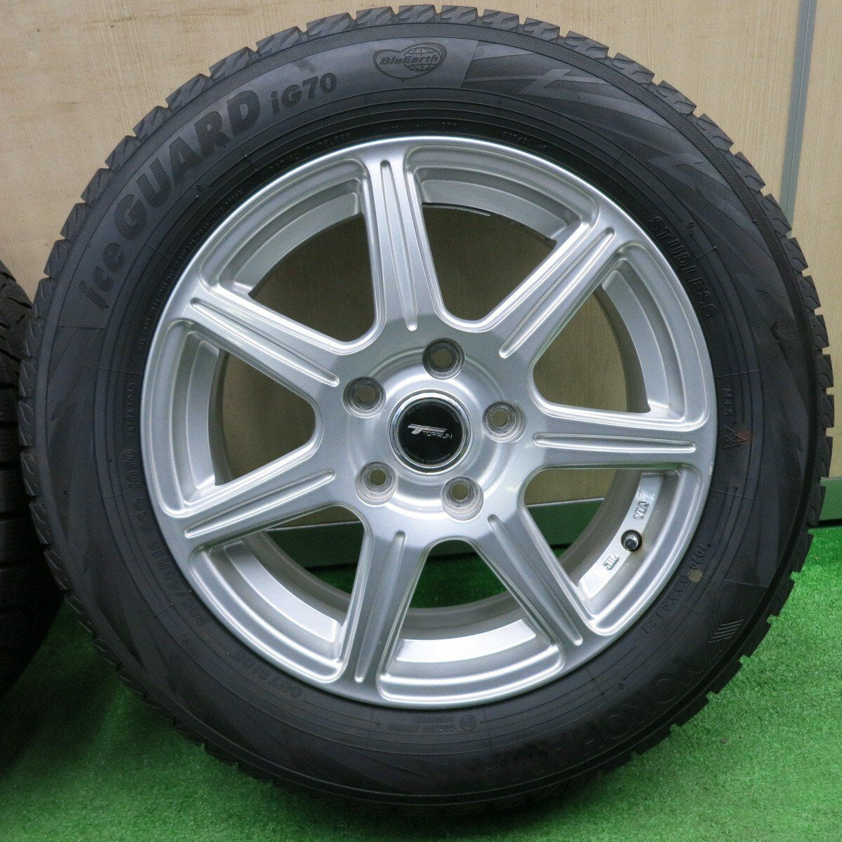 バリ溝!21年!キレイ!9.5分★スタッドレス 205/60R16 ヨコハマ アイスガード iG70 TOPRUN トップラン 16インチ PCD114.3/5H★4110902NJス