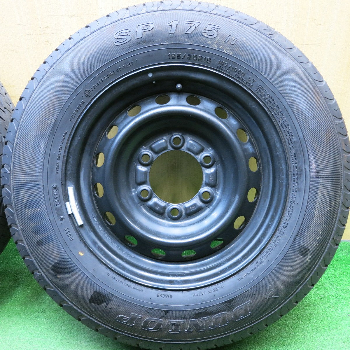 新車外し!23年★トヨタ ハイエース 純正 スチール 195/80R15 107/105N ダンロップ SP175N 15インチ PCD139.7/6H★5050303HAノ