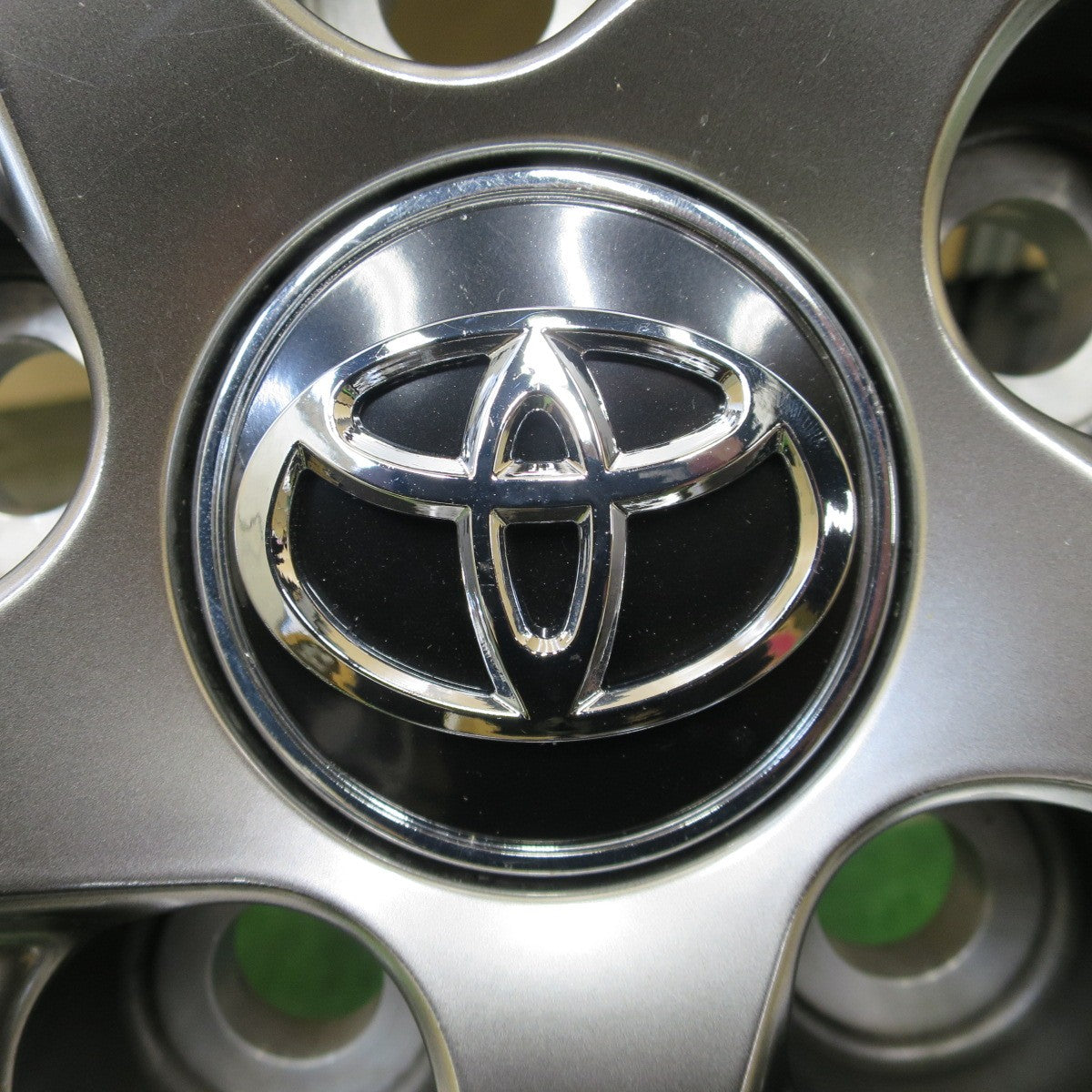 新車外し◎トヨタ 50系 RAV4 Gグレード 純正 ホイール 18インチ 18×7J PCD114.3/5H◎6101202NGホ