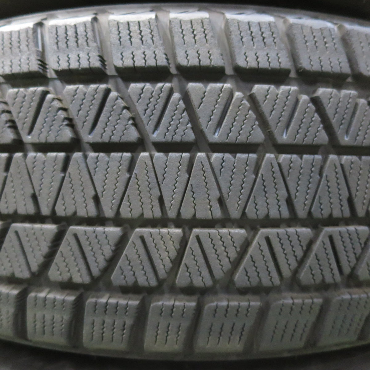 センサー付!バリ溝!キレイ!8.5分★レクサス 20系 RX 純正 235/65R18 スタッドレス ブリヂストン ブリザック DM-V3 18インチ PCD114.3/5H★5092701イス