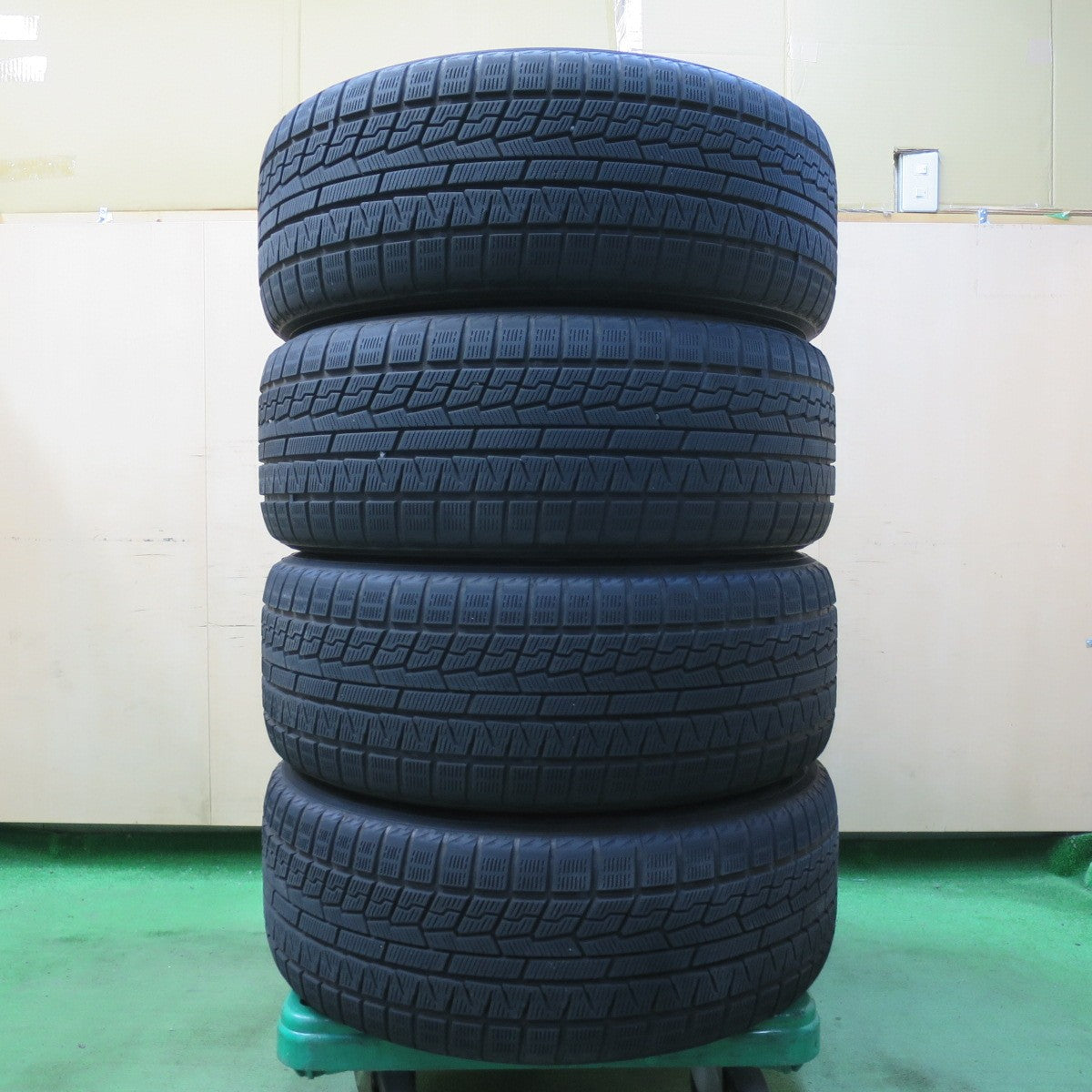 センサー付!バリ溝!21年!8.5分★レクサスLS Delmore LS.S 235/50R18 スタッドレス ヨコハマ アイスガード iG70 18インチ PCD120/5H★5041206イス