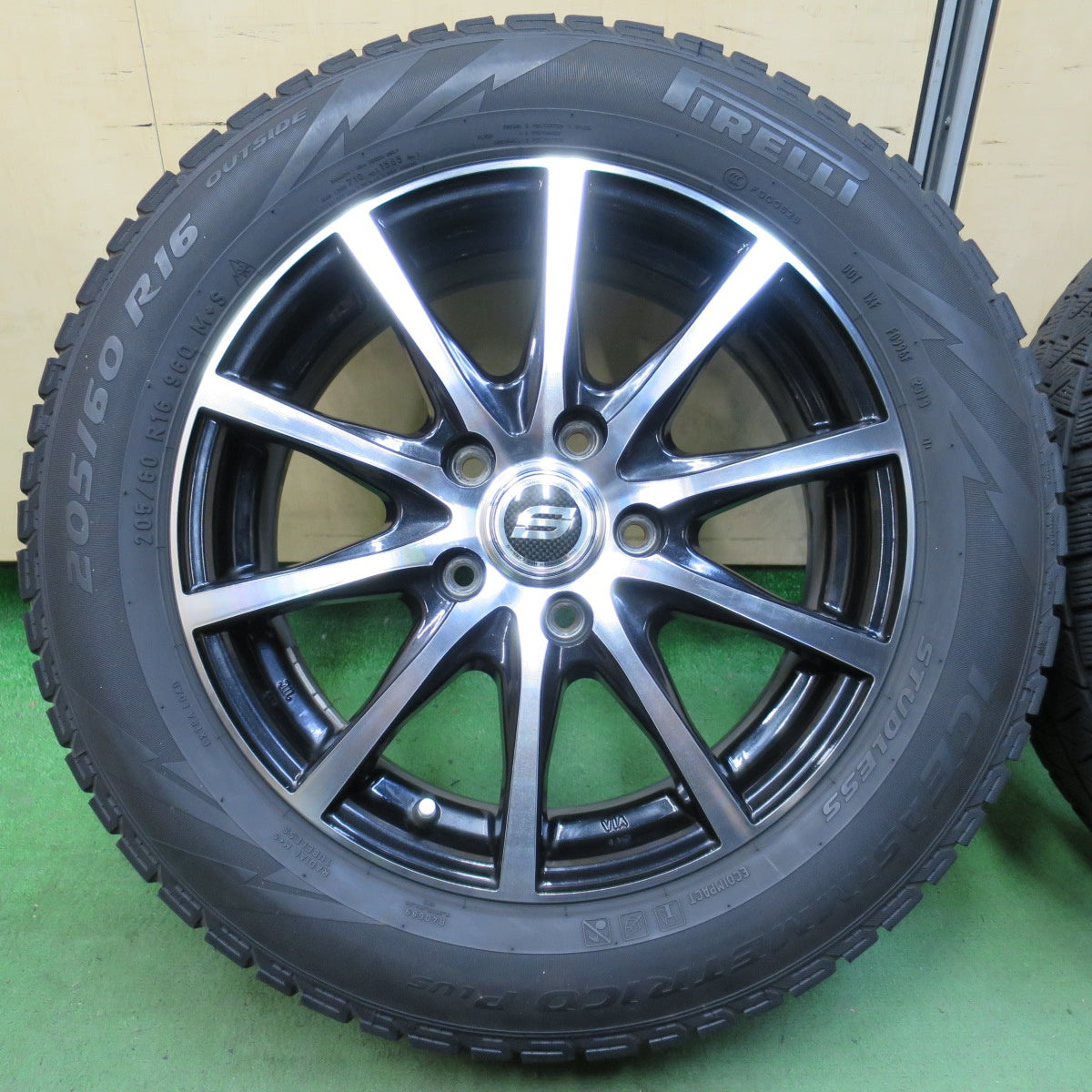 キレイ★スタッドレス 205/60R16 ピレリ アイスアシンメトリコ プラス STRANGER ストレンジャー 16インチ PCD114.3/5H★5041004イス