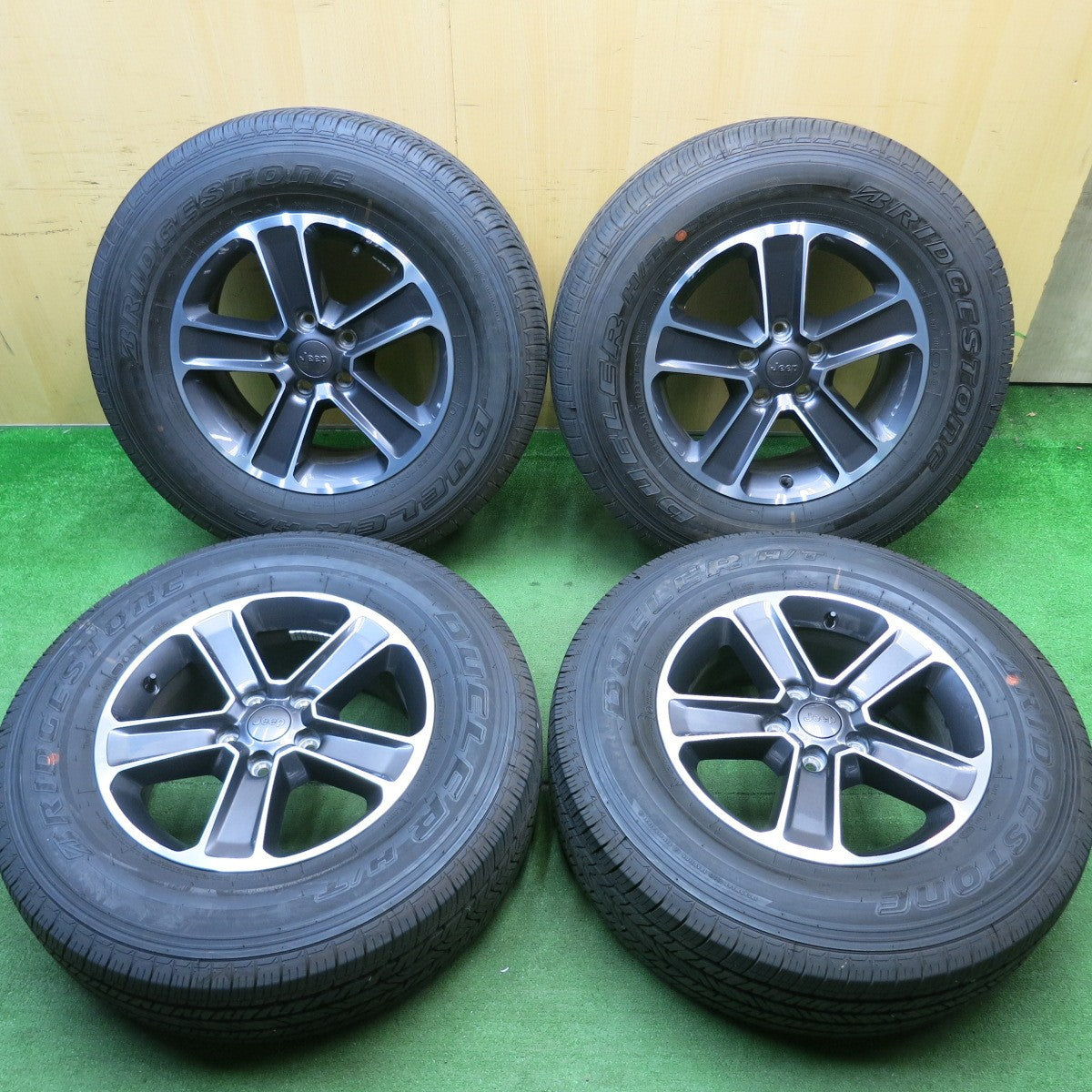 バリ溝!23年!キレイ!ほぼ10分★ジープ ラングラー アンリミテッド サハラ 純正 255/70R18 ブリヂストン デューラー H/T 685 18インチ PCD127/5H★5051101HAノ