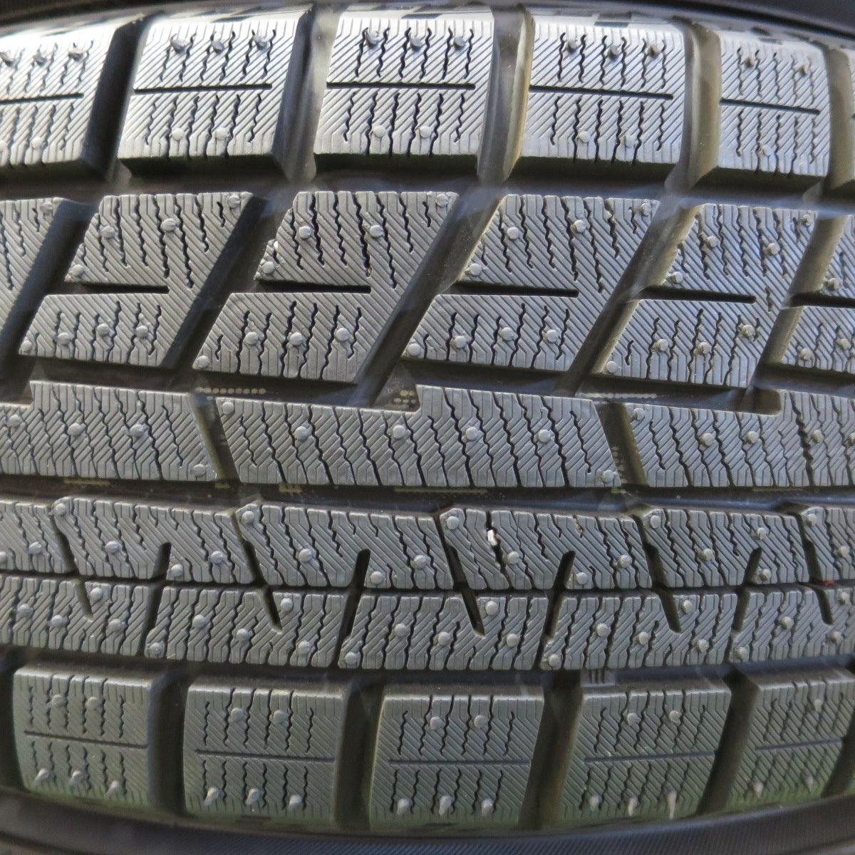 タイヤほぼ未使用!22年!キレイ★スタッドレス 185/60R15 ヨコハマ アイスガード iG60 JOKER ジョーカー 15インチ PCD100/4H★5051311イス