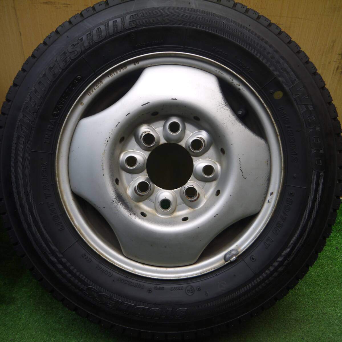 バリ溝!23年!9分★スタッドレス 145/80R12 80/78N ブリヂストン W300 スチール ホイール 12インチ PCD100 114.3/4H マルチ★5022607Hス