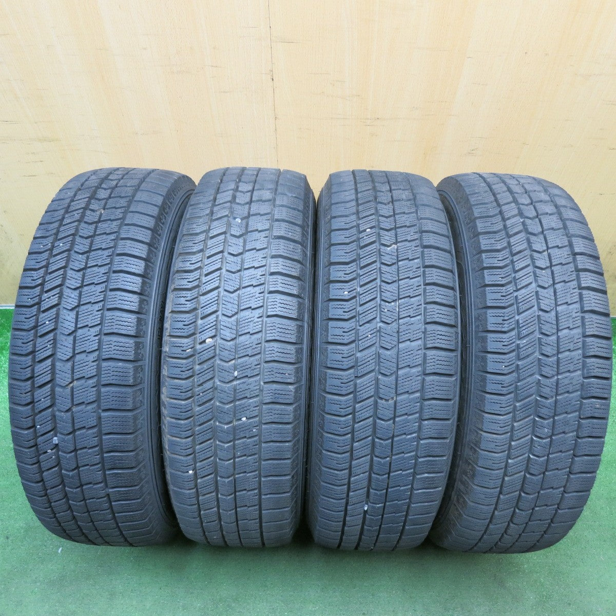 バリ溝!キレイ!9.5分◎ライズ ロッキー 等 195/65R16 スタッドレス グッドイヤー アイスナビ8 ravrion RS01 ラブリオン 16インチ PCD100/5H◎6092713HAス