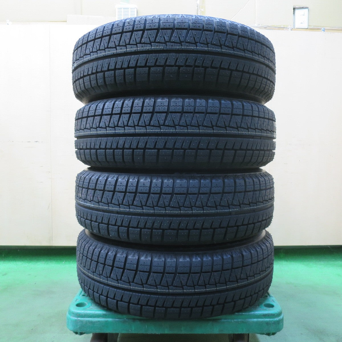 未使用!23年★スタッドレス 185/65R15 ブリヂストン アイスパートナー2 スチール ホイール 15インチ PCD100 114.3/4H マルチ★5112706イス