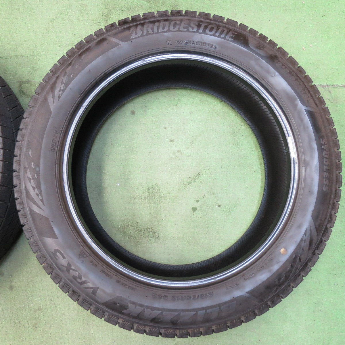 バリ溝!23年!9.5分★スタッドレス 215/55R18 ブリヂストン ブリザック VRX3 タイヤ 18インチ CX-30 ボルボ V60 等★5082605イスタ