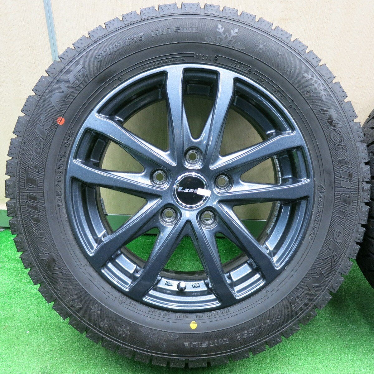 バリ溝!22年!キレイ!ほぼ10分★スタッドレス 195/65R15 オートバックス ノーストレック N5 LEBEN レーベン 15インチ PCD114.3/5H★4120809TNス